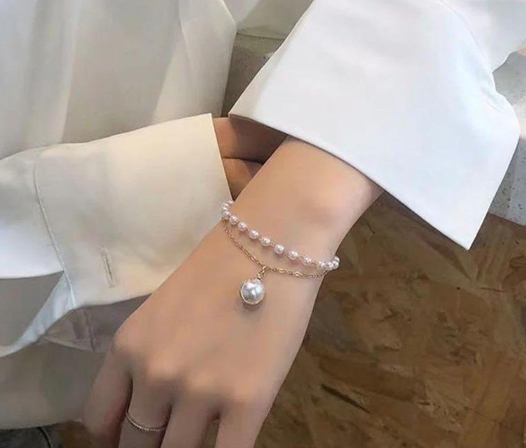 Modern Pearl Charm Bracelet in Pakistan