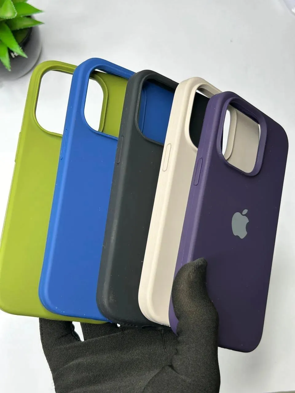 : iPhone 14 Pro Official Case - Silicone Mobile Cover